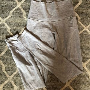 Lululemon Wunderunders! Size 4.